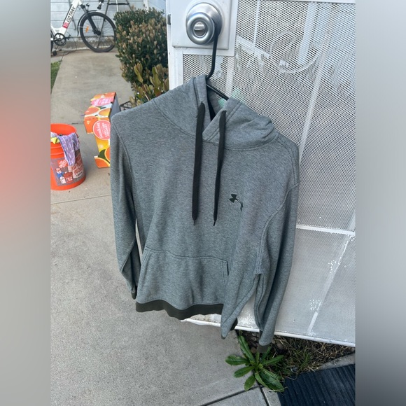 Under Armour Sweater - Picture 3 of 10